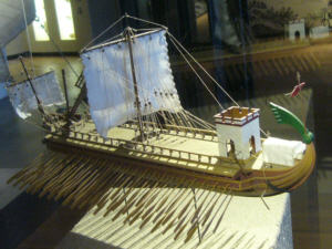 Antikes Schiffsmodell - Maritimes Museum